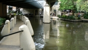 PICTURES/San Antonio Riverwalk/t_Pylons & Sidewallk.JPG